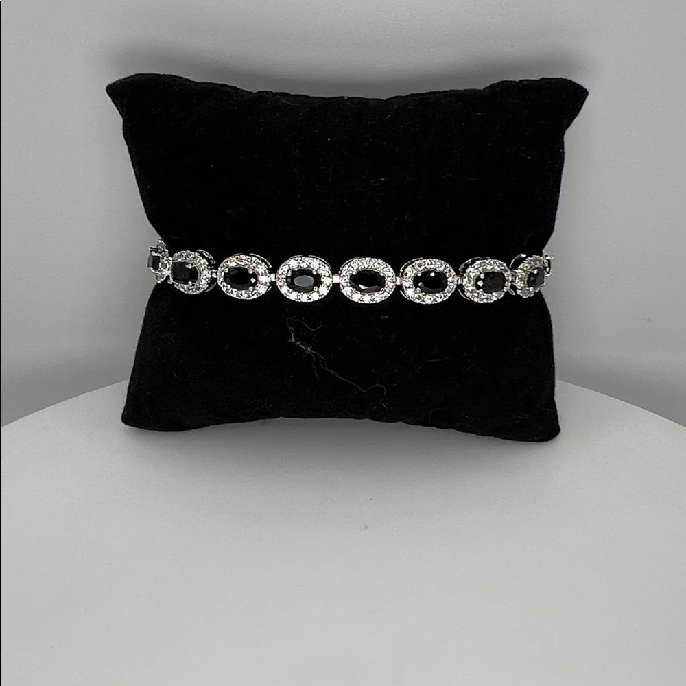213. White Gold Plated Onyx Stone Bracelet With Cz 6 1/2”